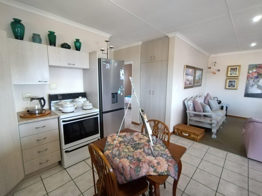 5 Bedroom Property for Sale in Wavecrest Eastern Cape